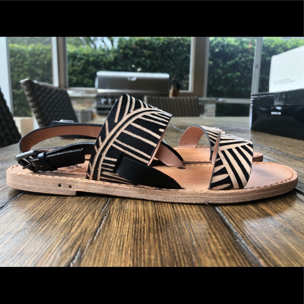 Elda Flat Sandals Black